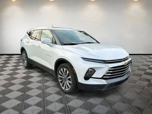 Used 2023 Chevrolet Blazer Premier w/ Driver Confidence II Package FWD image 3