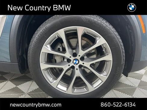 Used 2025 BMW X5 xDrive40i w/ Premium Package AWD/4WD image 9