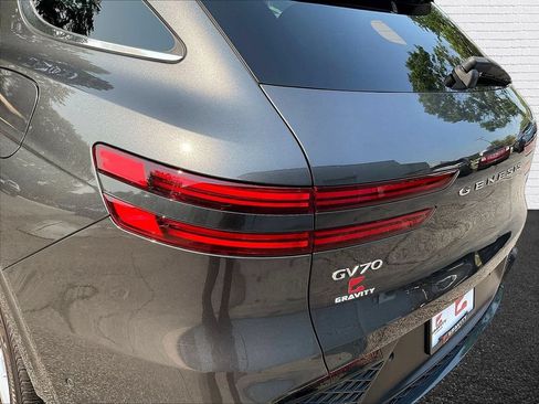 Used 2024 Genesis GV70 2.5T w/ Sport Prestige Package AWD/4WD image 20