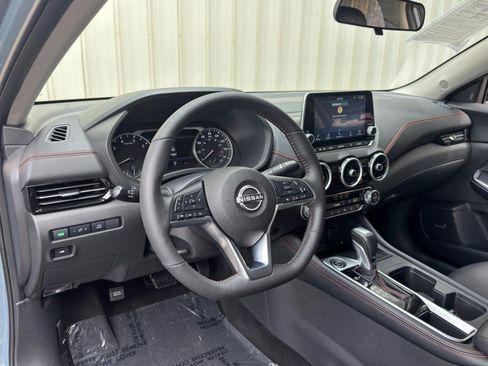 Used 2025 Nissan Sentra SR w/ SR Premium Package FWD image 13