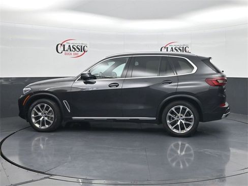 Used 2020 BMW X5 sDrive40i w/ Premium Package image 2