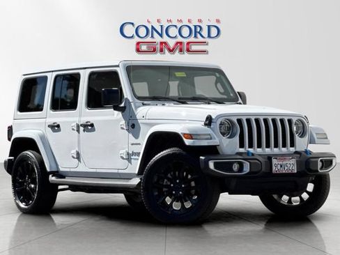 Used 2022 Jeep Wrangler Unlimited Sahara w/ Cold Weather Group AWD/4WD image 1