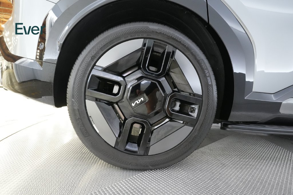 Used 2024 Kia EV9 GT-Line AWD/4WD image 19