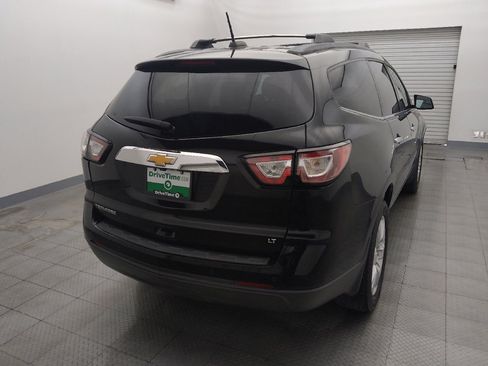 Used 2017 Chevrolet Traverse LT w/ Style and Technology Package FWD image 7