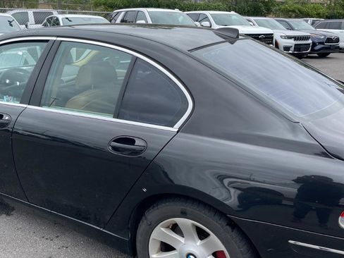 Used 2007 BMW 750i RWD image 12