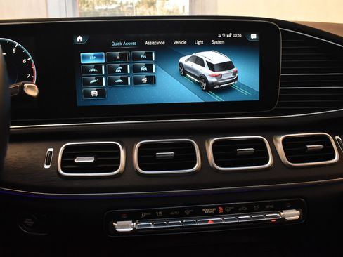 Used 2022 Mercedes-Benz GLE 350 4MATIC w/ AMG Line Exterior image 30