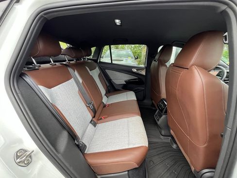 Certified 2023 Volkswagen ID.4 Pro AWD/4WD image 24