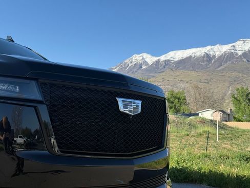 Used 2022 Cadillac Escalade Sport Platinum AWD/4WD image 15