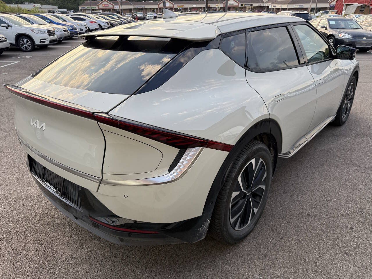 Used 2022 Kia EV6 Wind w/ Wind Technology Package AWD/4WD image 7