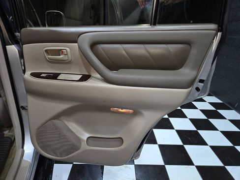 Used 2002 Toyota Land Cruiser image 65