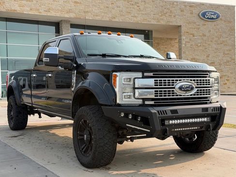 Used 2017 Ford F350 Platinum w/ Platinum Ultimate Package AWD/4WD image 20