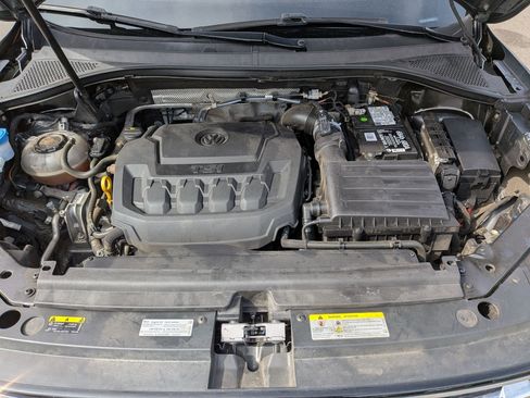 Used 2021 Volkswagen Tiguan SE FWD image 39
