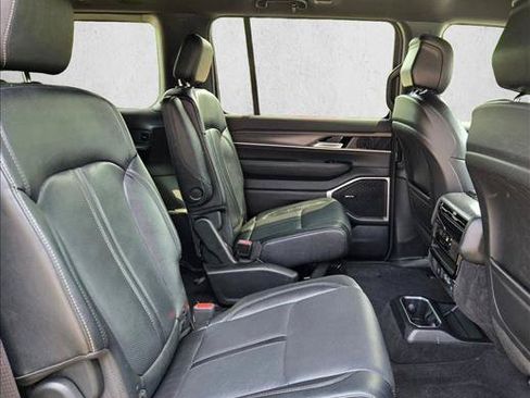 Used 2024 Jeep Wagoneer Series III AWD/4WD image 19