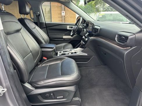 Used 2022 Ford Explorer Limited w/ Equipment Group 301A image 29