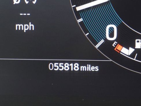 Used 2024 Land Rover Discovery S image 14