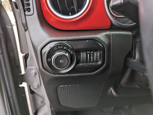 Used 2019 Jeep Wrangler Unlimited Rubicon image 14