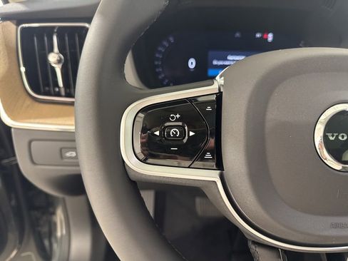 New 2026 Volvo XC60 B5 Core w/ Climate Package AWD/4WD image 9