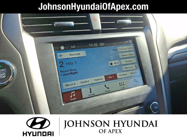 Used 2018 Ford Fusion SE w/ Fusion SE Technology Package FWD image 22