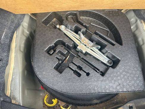 Used 2016 Honda Accord Touring image 12