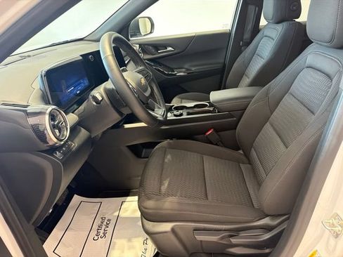 Used 2026 Chevrolet Equinox LT AWD/4WD image 13