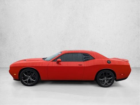Used 2017 Dodge Challenger SXT w/ Cold Weather Group image 8
