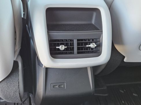 New 2025 Cadillac Lyriq Luxury image 19