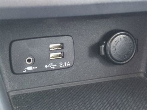 Used 2023 Subaru Forester Premium image 25