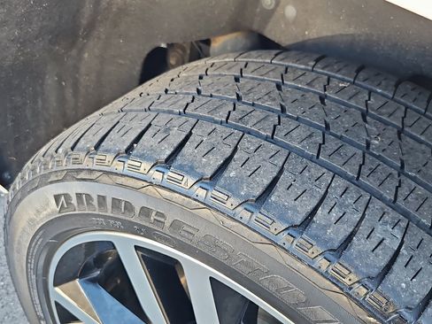 Used 2018 Chevrolet Tahoe LT w/ RST Edition image 34