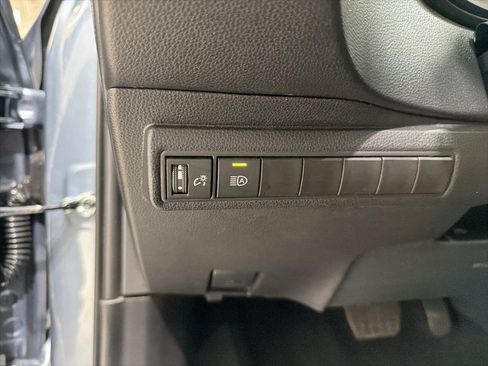 Used 2025 Toyota Corolla LE image 13