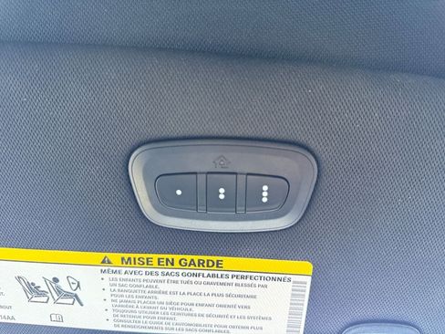 Used 2025 Chrysler Pacifica Select FWD image 31