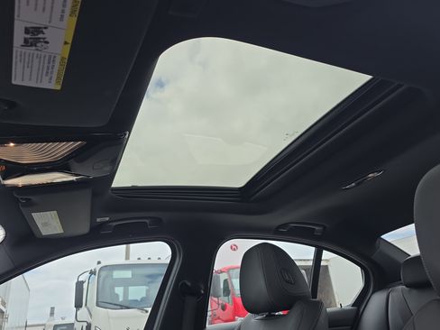 Used 2025 BMW 330i xDrive Sedan image 29