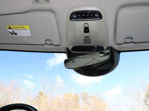 Used 2018 Volvo XC60 T6 Momentum w/ Convenience Package image 37