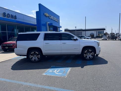 Used 2019 GMC Yukon XL Denali w/ Denali Ultimate Package AWD/4WD image 8