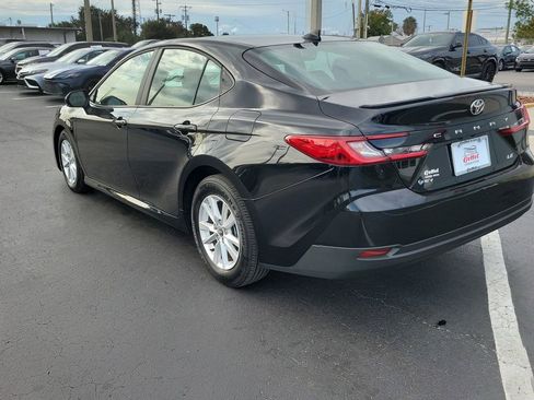 Used 2025 Toyota Camry LE image 4