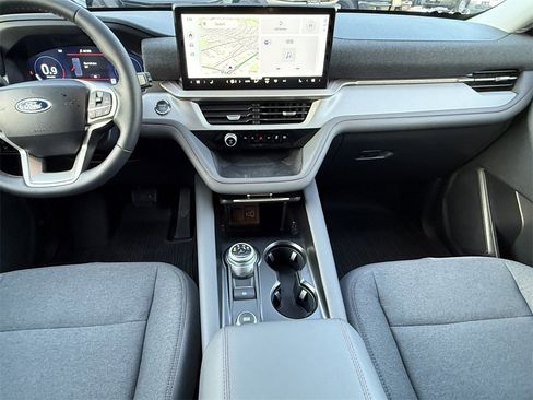 Used 2025 Ford Explorer Active image 14
