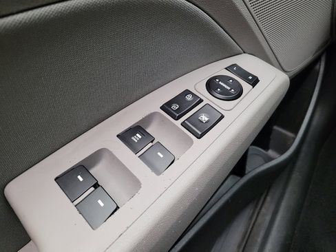 Used 2017 Hyundai Elantra SE image 27