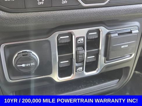 Used 2025 Jeep Wrangler Unlimited Sport AWD/4WD image 27