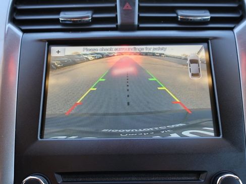 Used 2018 Ford Fusion SE w/ Fusion SE Technology Package image 21