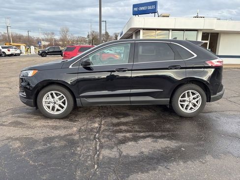 Used 2023 Ford Edge SEL w/ Convenience Package image 2