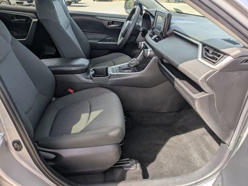 Used 2022 Toyota RAV4 XLE w/ Convenience Package image 32