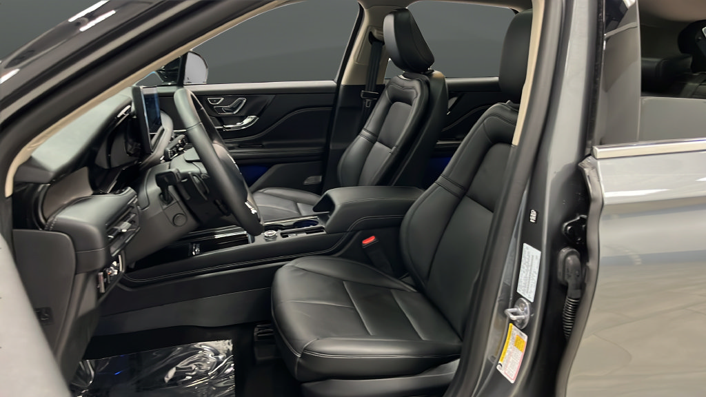 Used 2025 Lincoln Corsair Reserve AWD/4WD image 9