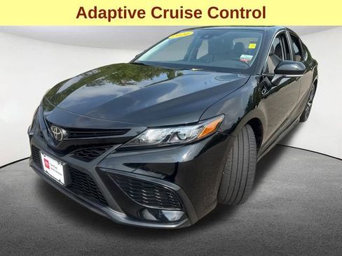 Used 2024 Toyota Camry SE image 7