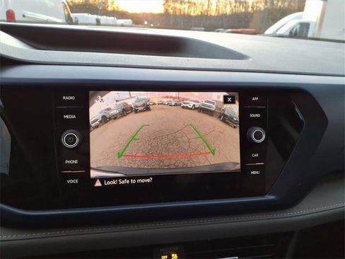 Used 2024 Volkswagen Taos SE image 20