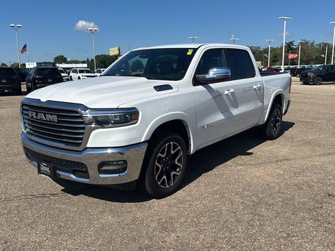 Used 2026 RAM 1500 Laramie AWD/4WD image 9
