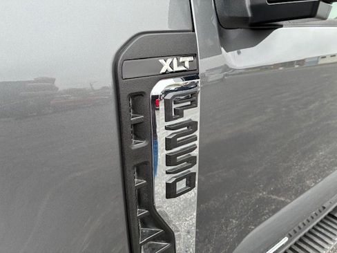 Used 2025 Ford F250 XLT w/ FX4 Off-Road Package image 10