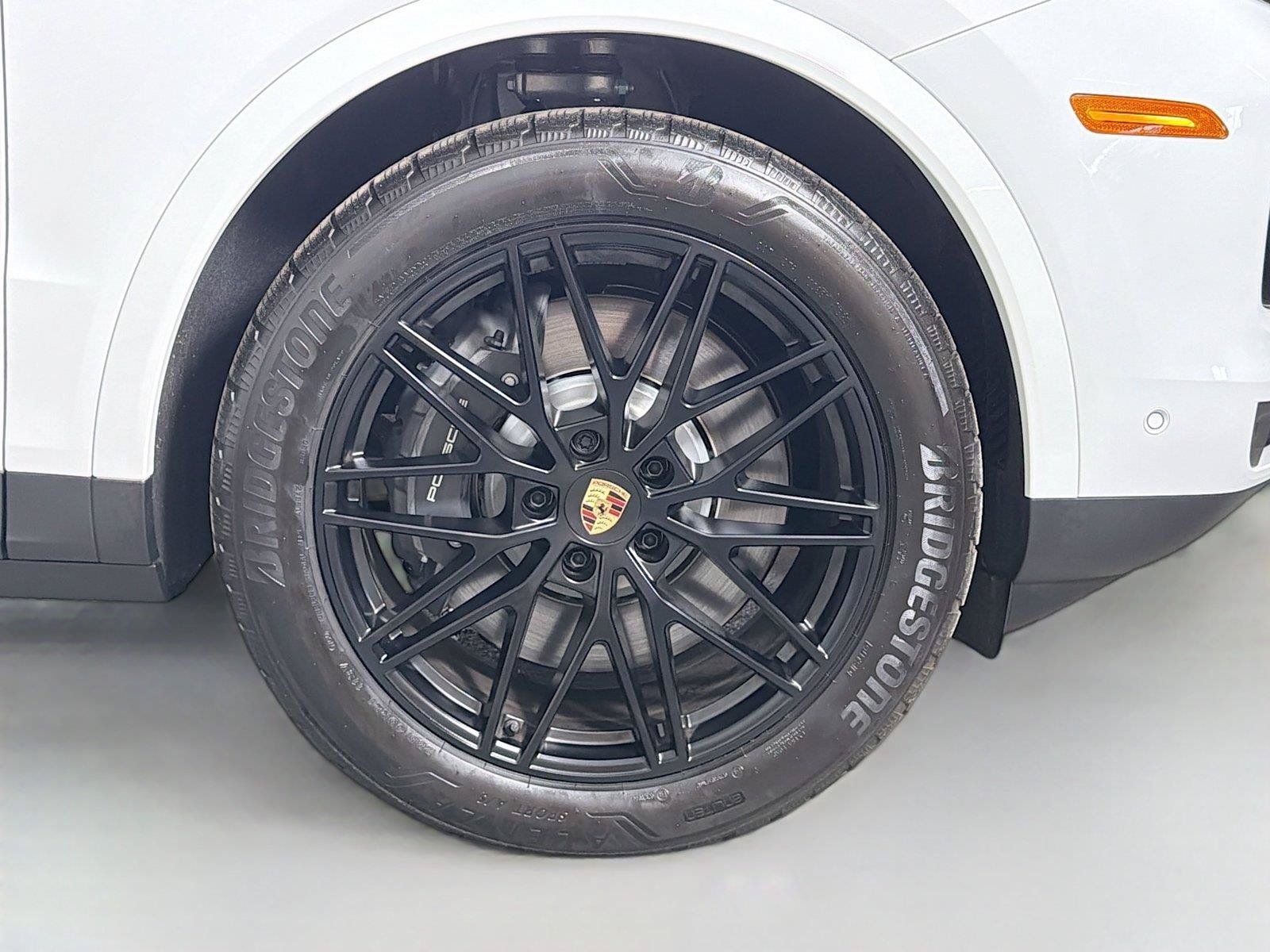 Certified 2025 Porsche Cayenne E-Hybrid AWD/4WD image 14