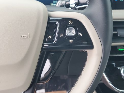 New 2026 Lincoln Corsair Premiere image 17