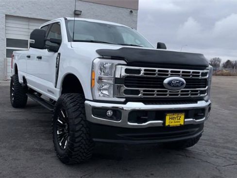 Used 2023 Ford F350 XLT image 4