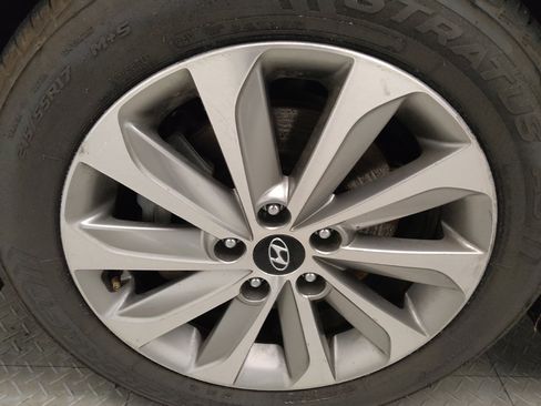 Used 2017 Hyundai Sonata Sport w/ Value Edition Package 02 image 31