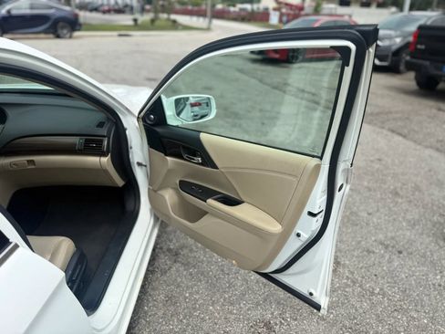 Used 2017 Honda Accord EX-L image 14